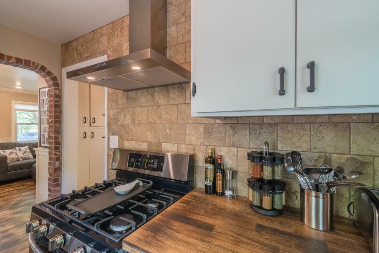 Italian Style In Old Town With Private Hot Tub Villa Fort Collins Buitenkant foto
